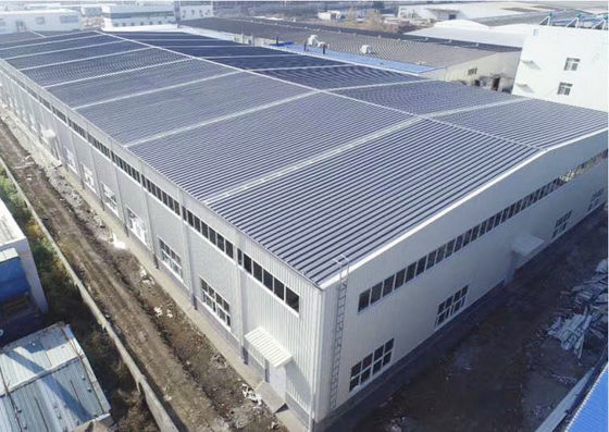 CZ Aşıkları ve Sandviç Panel Çatıya Sahip Çelik Yapı Depo
