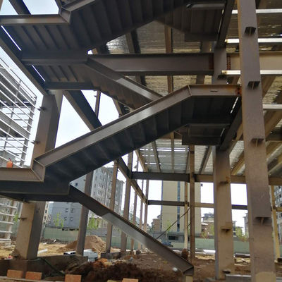Yüksek yüksekliğe sahip Kalifiye Prefab Çelik Yapı İnşaat Kanal Depo Bina Malzemeleri