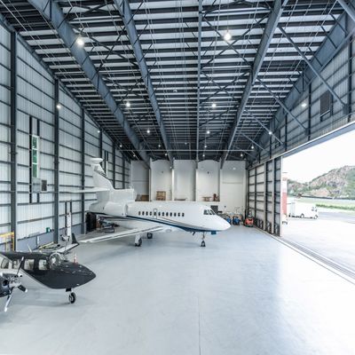 Önceden tasarlanmış Metal Uçak Hangarı, dalgalanmış çelik plaka çatısı ve rüzgar yükü direnci 100km/h