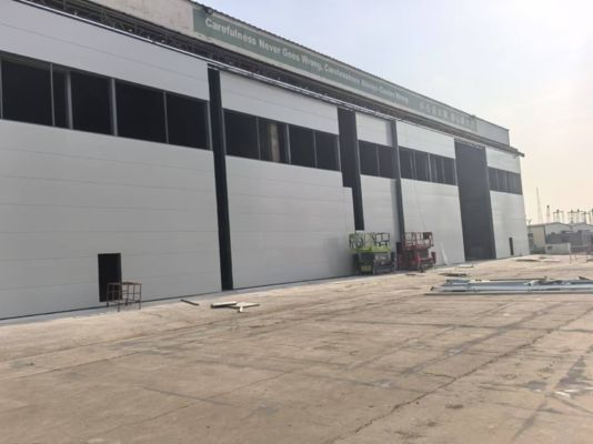 Yangına Dayanıklı Galvanizli Veya Boyalı Çelik Çerçeve Yüzey Modüler Çelik Binalar Her Uygulama İçin