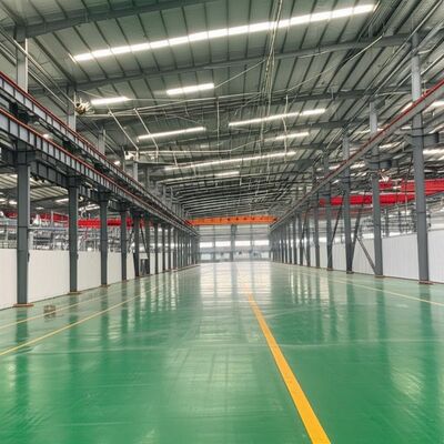 Yüksek yoğunluklu A Sınıfı yangına dayanıklı ve 50 yıldan fazla bir hizmet ömrü olan Prefab Steel Atölyesi